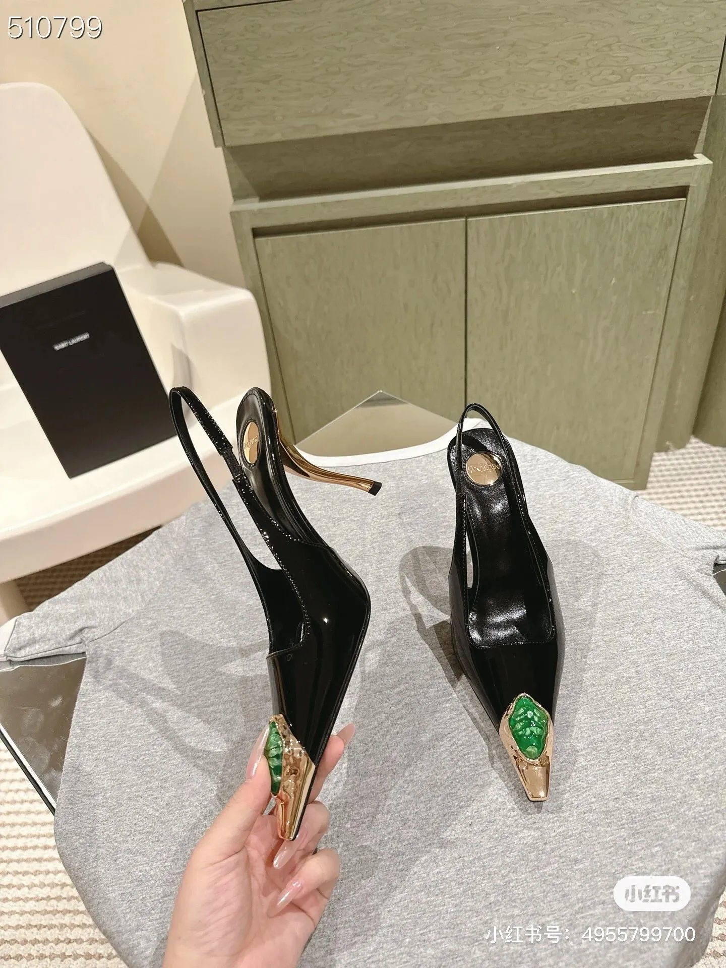 👟👟Ex-factory price 560👟👟 Yves Saint Laurent YSL jewelry high-heeled back sandals Yves Saint Laurent YSL catwalk jewelry high-heeled back sandals Full of jewelery and super gorgeous texture, perfect for banquets or cocktail parties! Heel height: 10.5cm 35-40